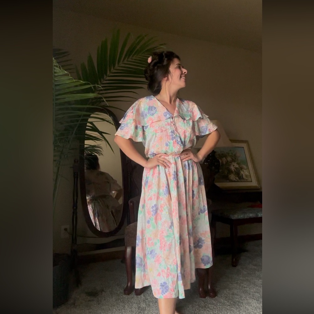 Vintage Floral Midi Dress - Picture 2 of 7
